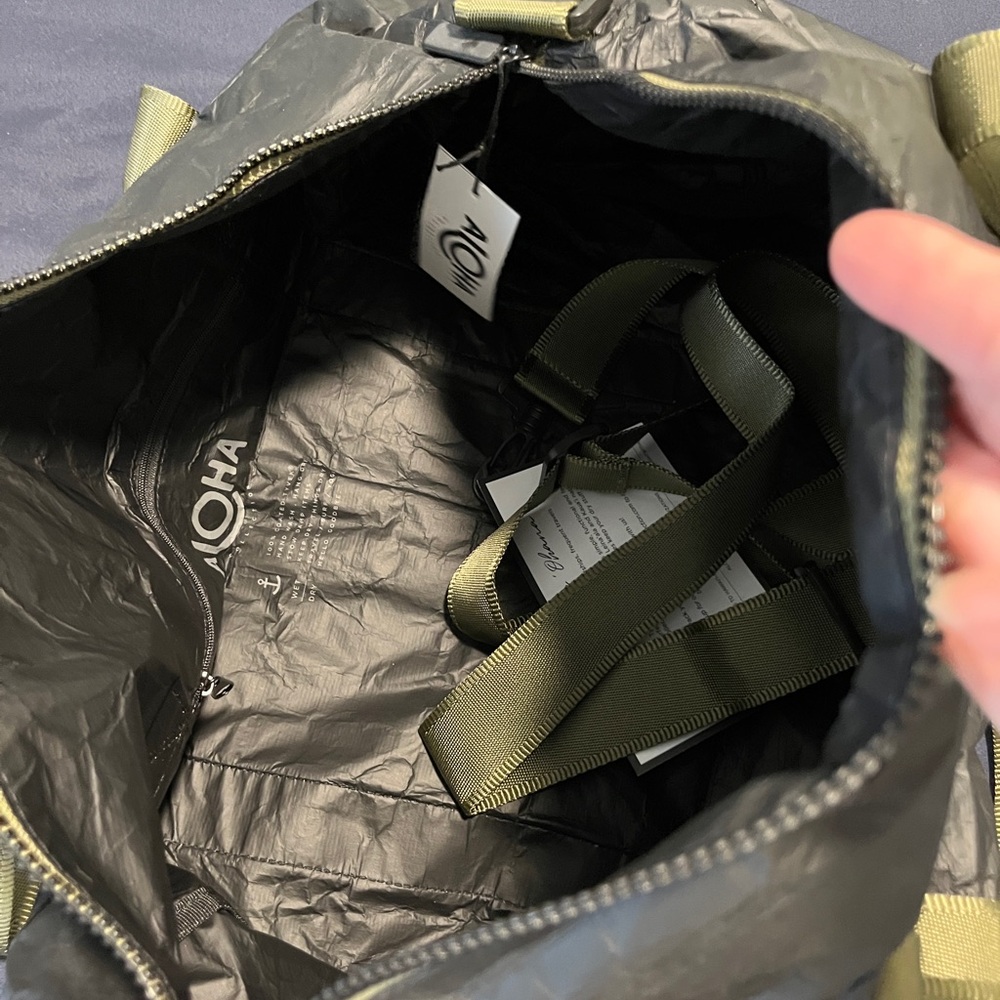 Aloha Collection Black and Olive Green Duffle Bag - Picture 3 of 3